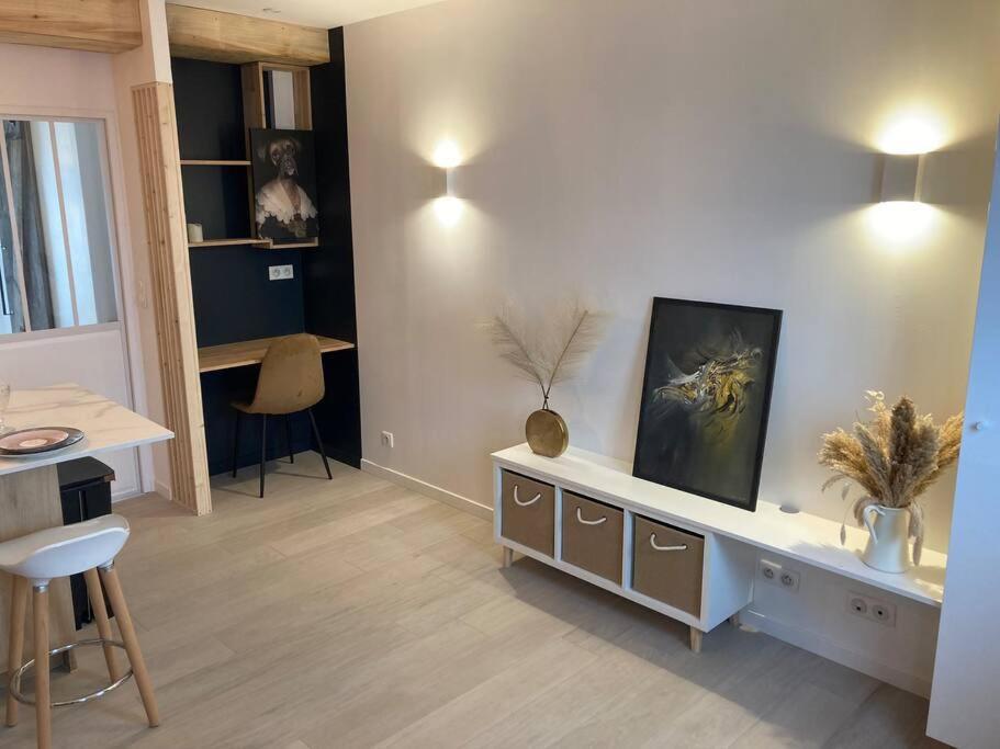 Appartement Centre Ville Quimper Avec Terrasse Exterior photo